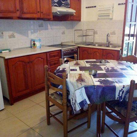 Fiona Seafront Apartments نِكيانا المظهر الخارجي الصورة
