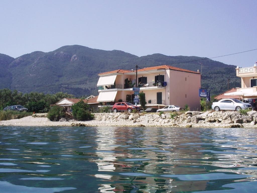 Fiona Seafront Apartments نِكيانا المظهر الخارجي الصورة
