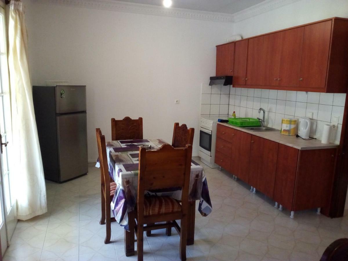 Fiona Seafront Apartments نِكيانا المظهر الخارجي الصورة